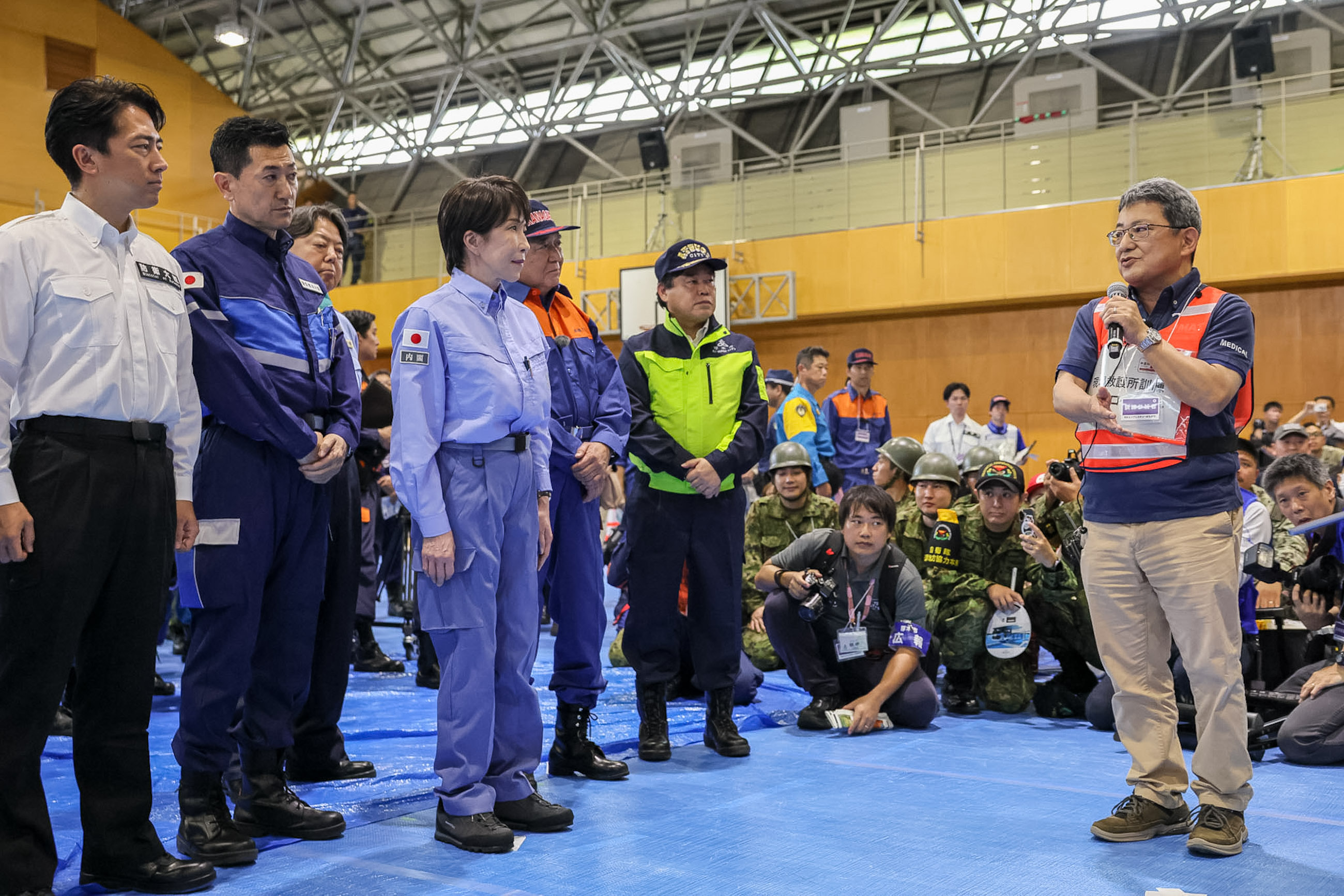 Prime Minister Takaichi experiencing cardiopulmonary resuscitation (CPR) using an automated external defibrillator (AED) (1)