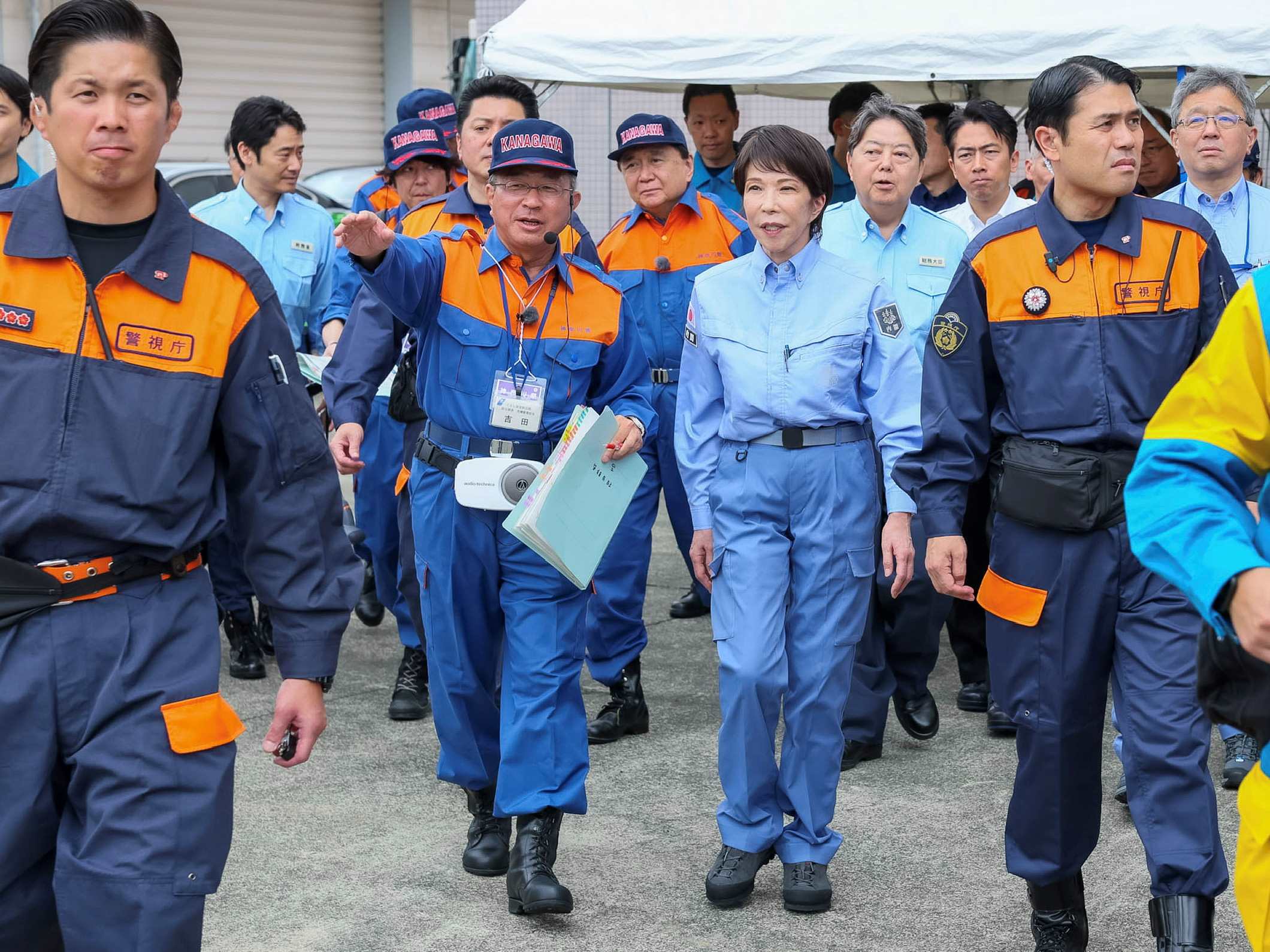 Prime Minister Takaichi observing a rescue drill (1)