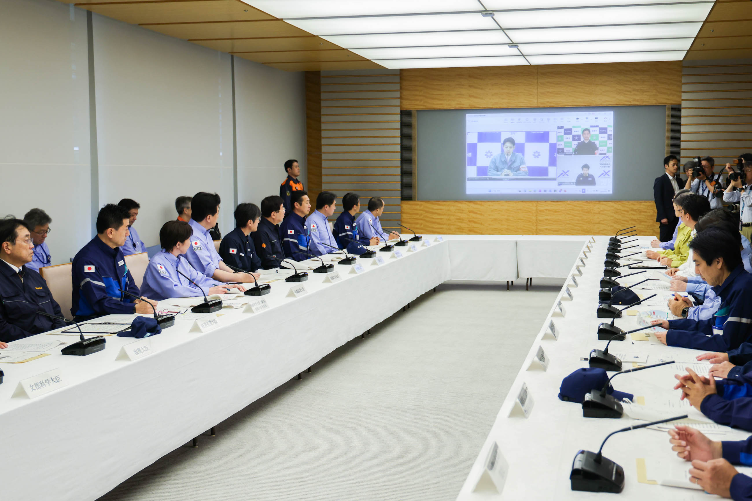 Prime Minister Takaichi attending a meeting of the Emergency Disaster Management Headquarters (2)
