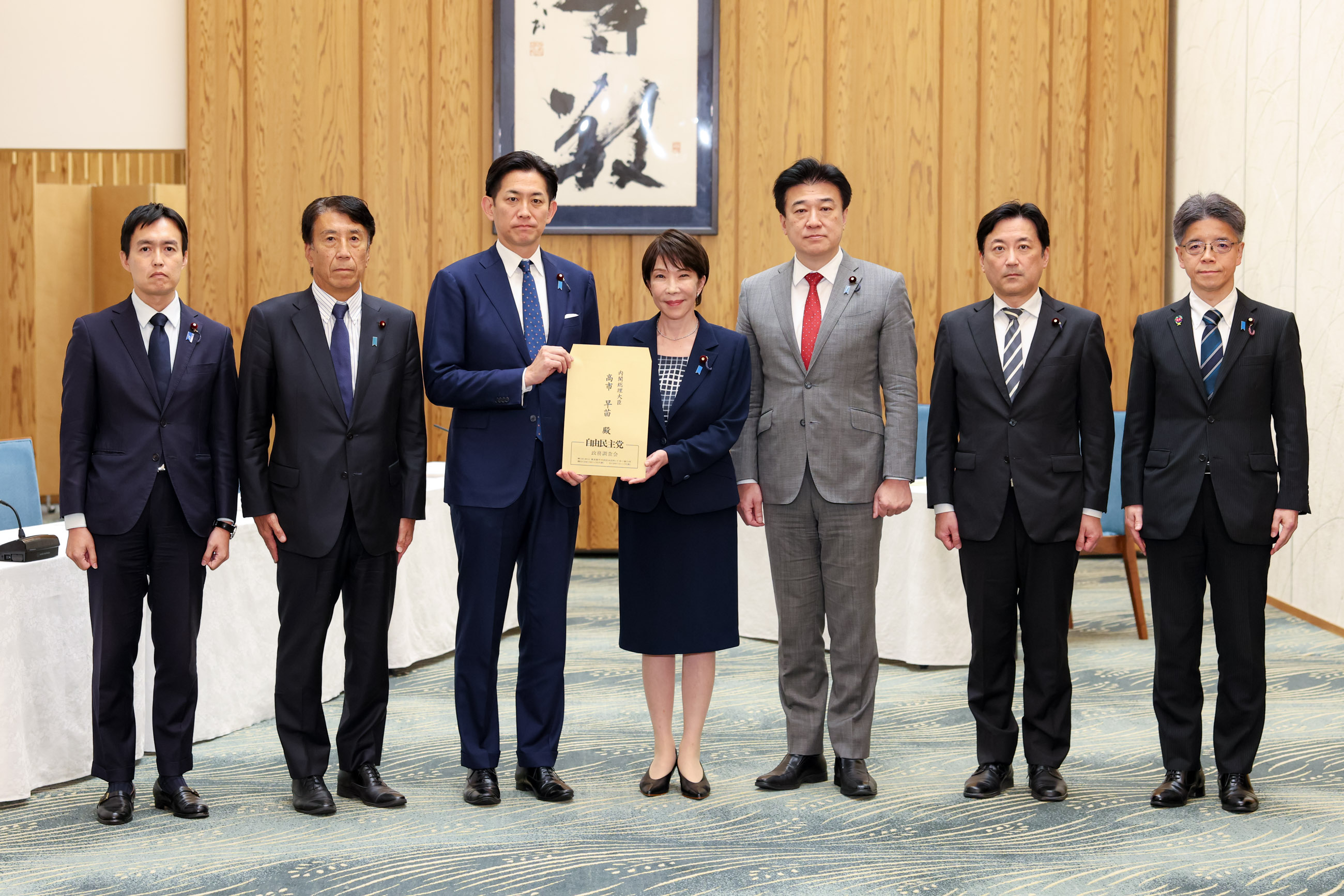 Prime Minister Takaichi receiving the proposal (1)