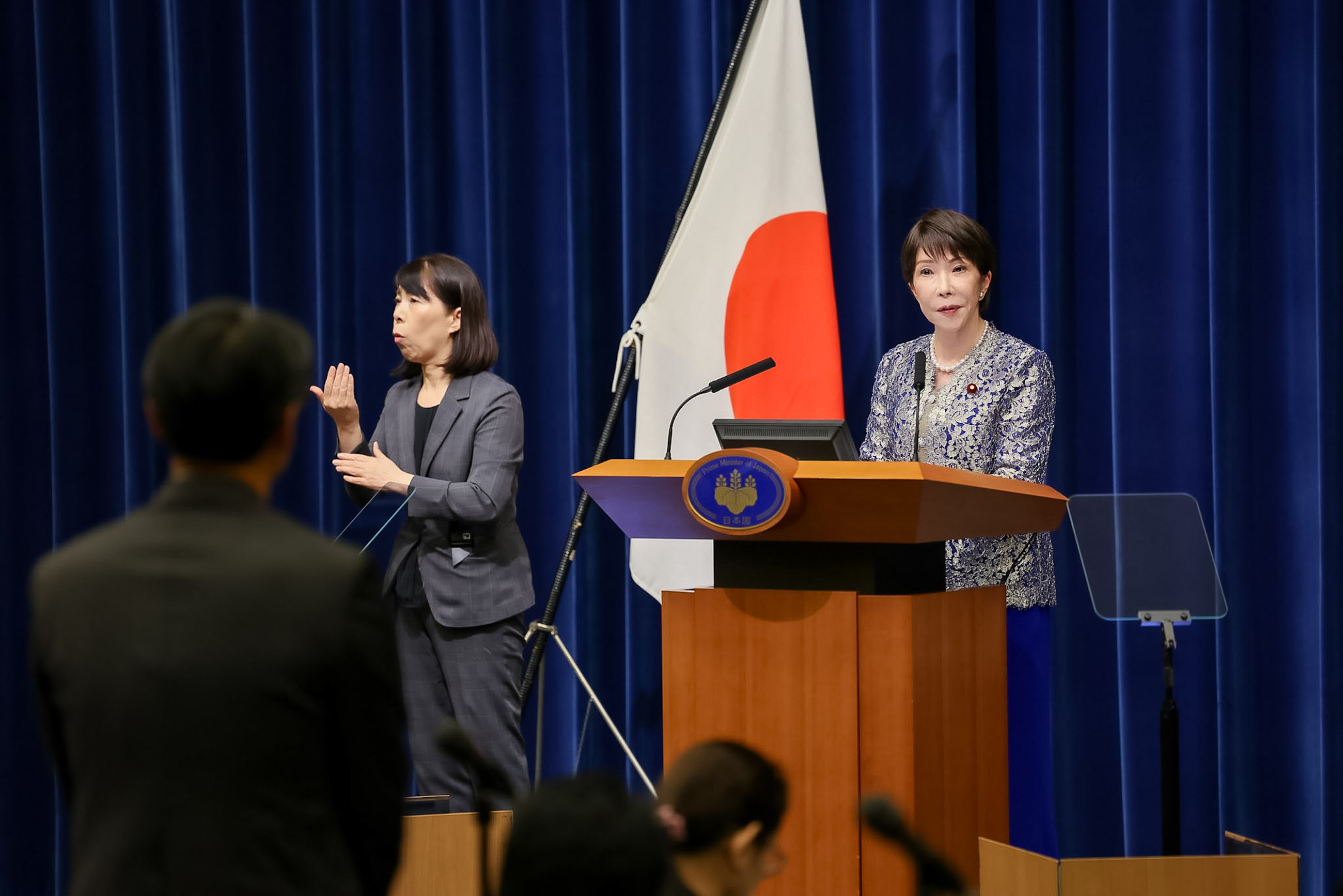 Meeting of the ruling parties’ leadersChief Cabinet Secretary Kihara announcing the list of Cabinet members and other officials (6)