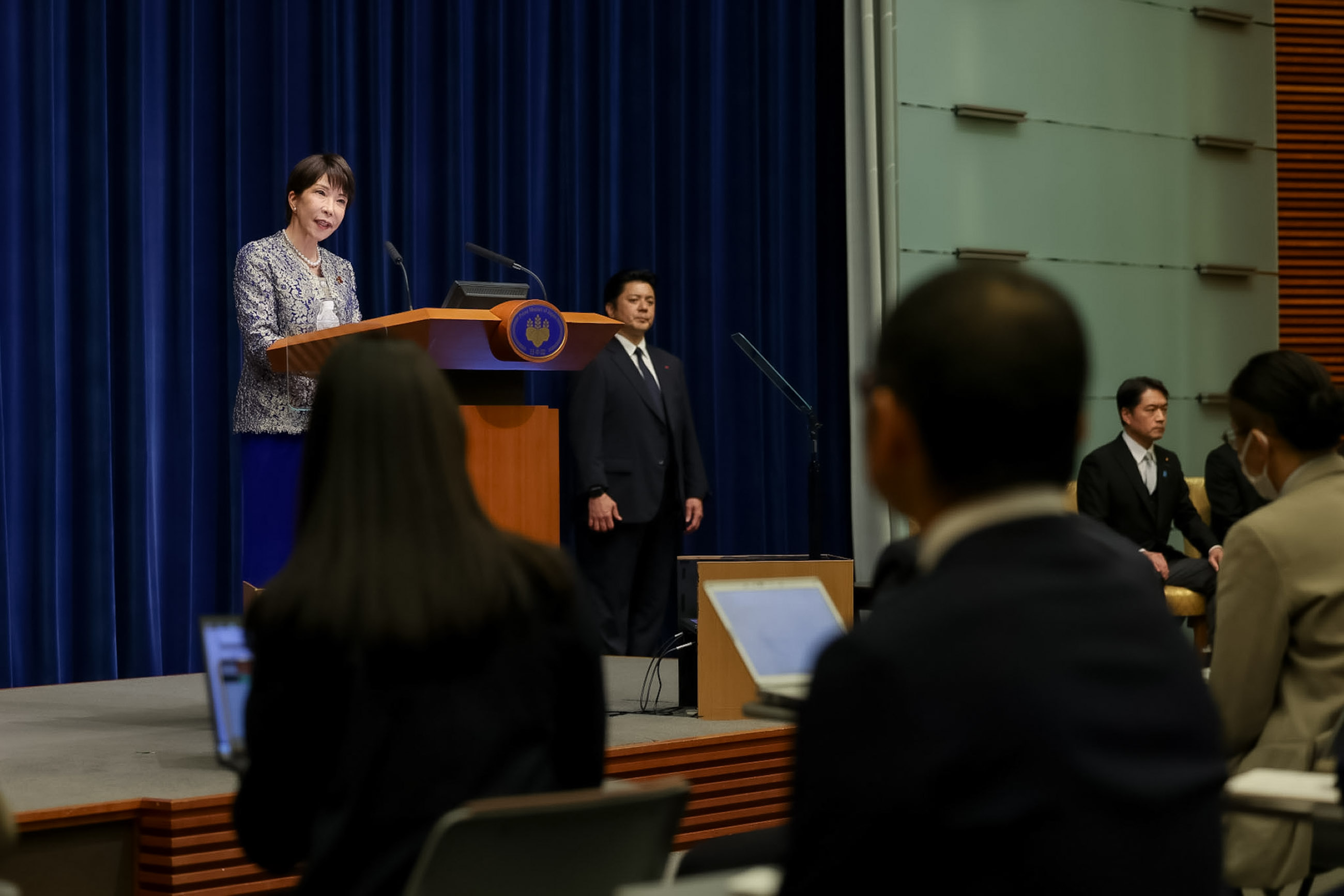 Meeting of the ruling pa9ties’ leadersChief Cabinet Secretary Kihara announcing the list of Cabinet members and other officials (9)