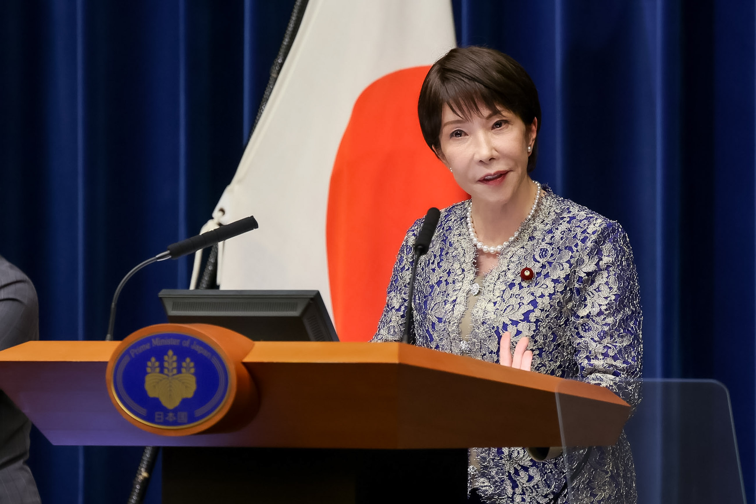 Meeting of the ruling parties’ leadersChief Cabinet Secretary Kihara announcing the list of Cabinet members and other officials (2)