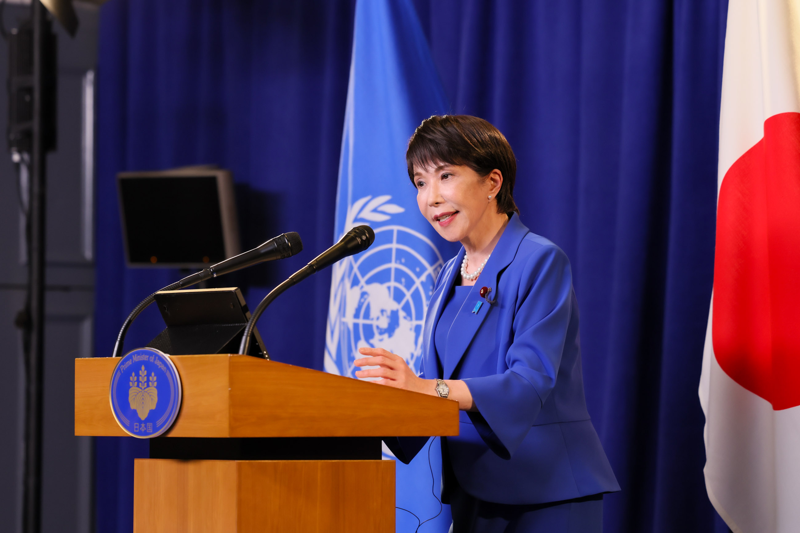 Press Conference (4)