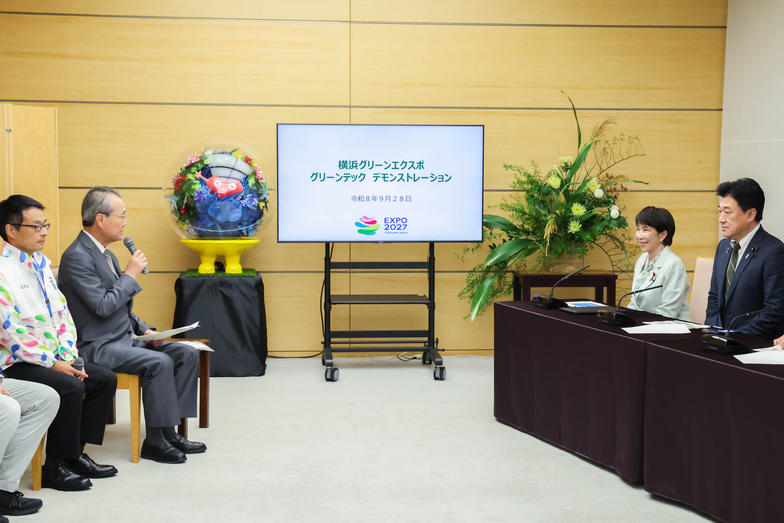Prime Minister Takaichi receiving a courtesy call (2)