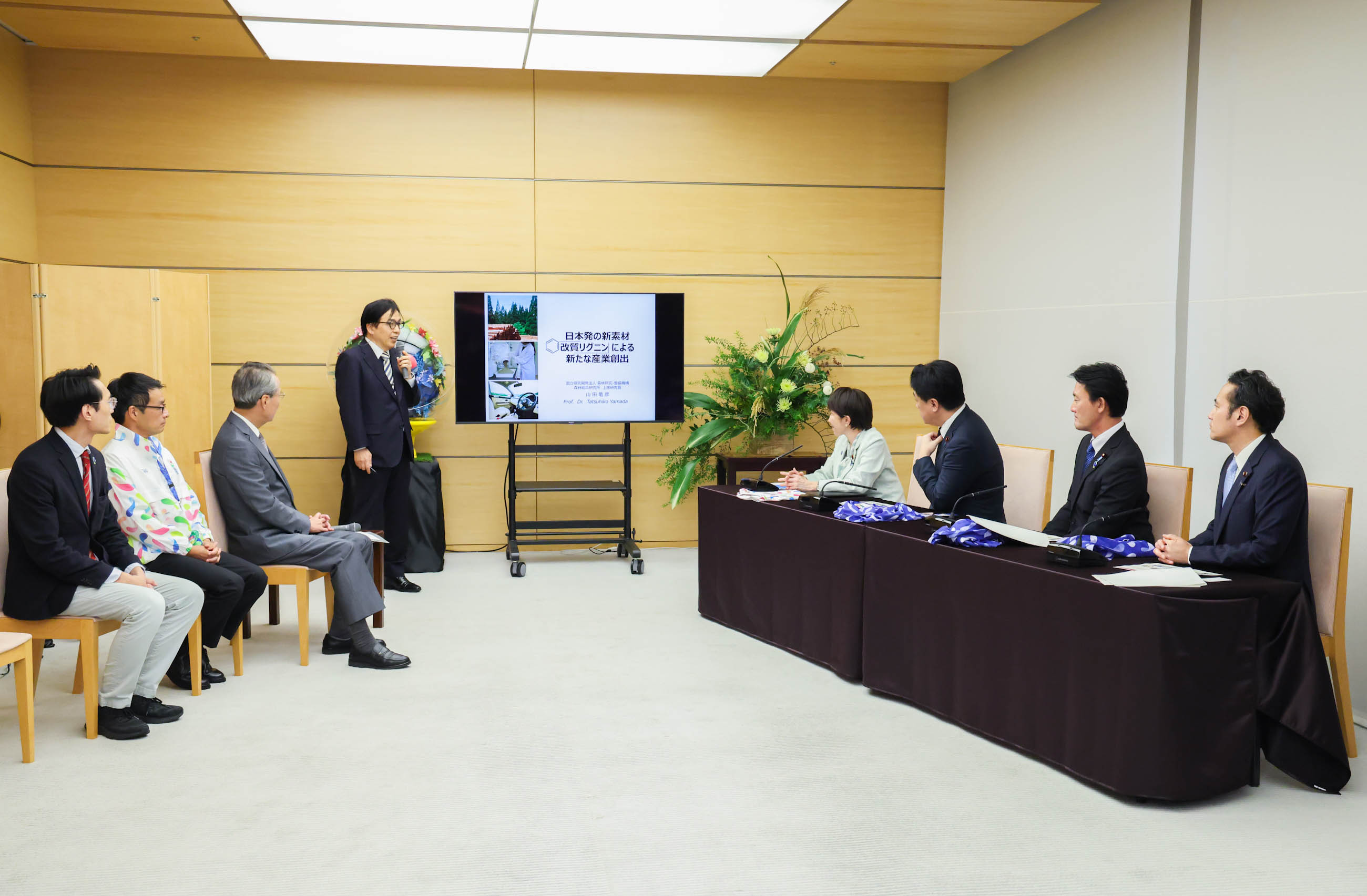 Prime Minister Takaichi receiving a courtesy call (9)