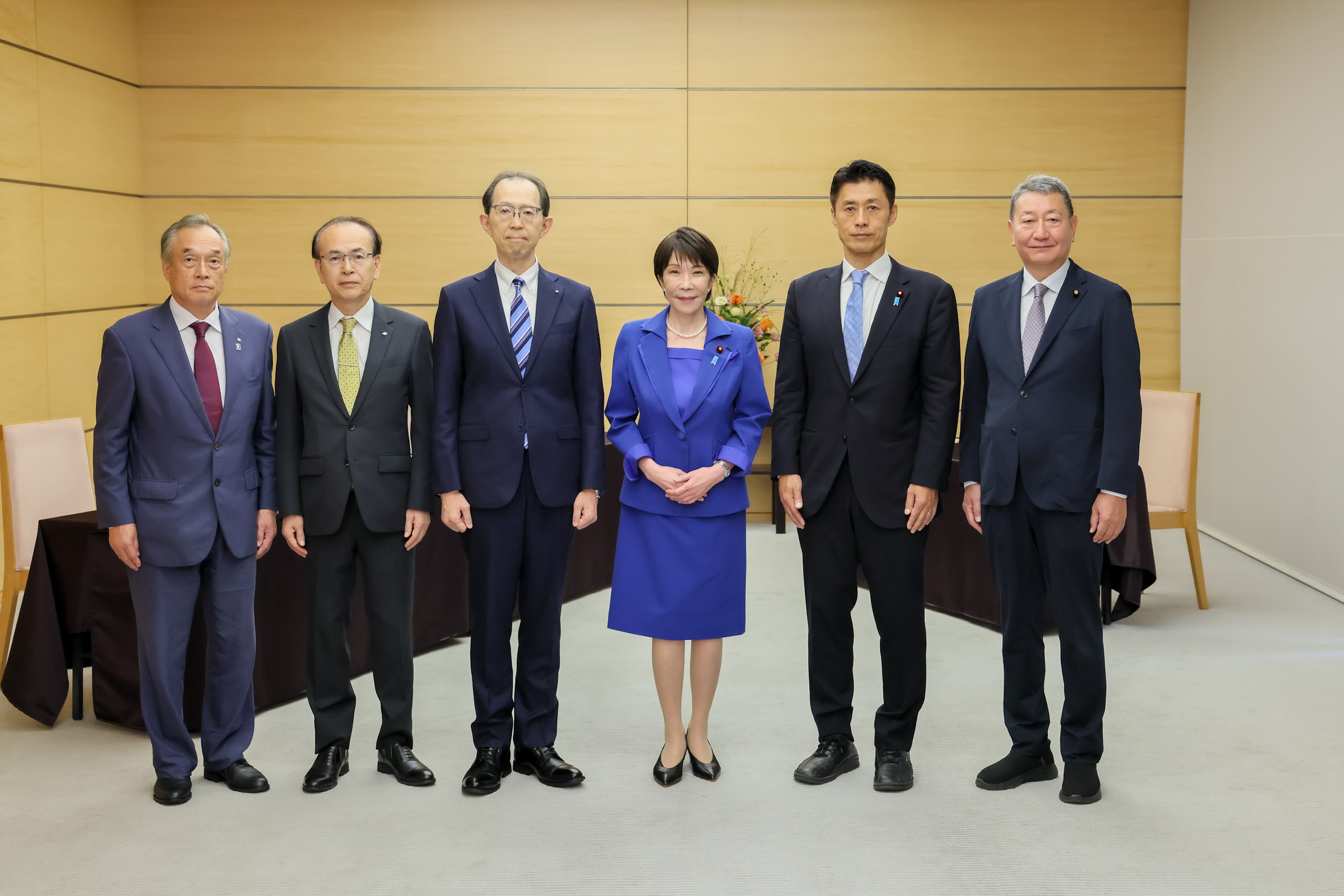 Prime Minister TAKAICHI holding a meeting (1)