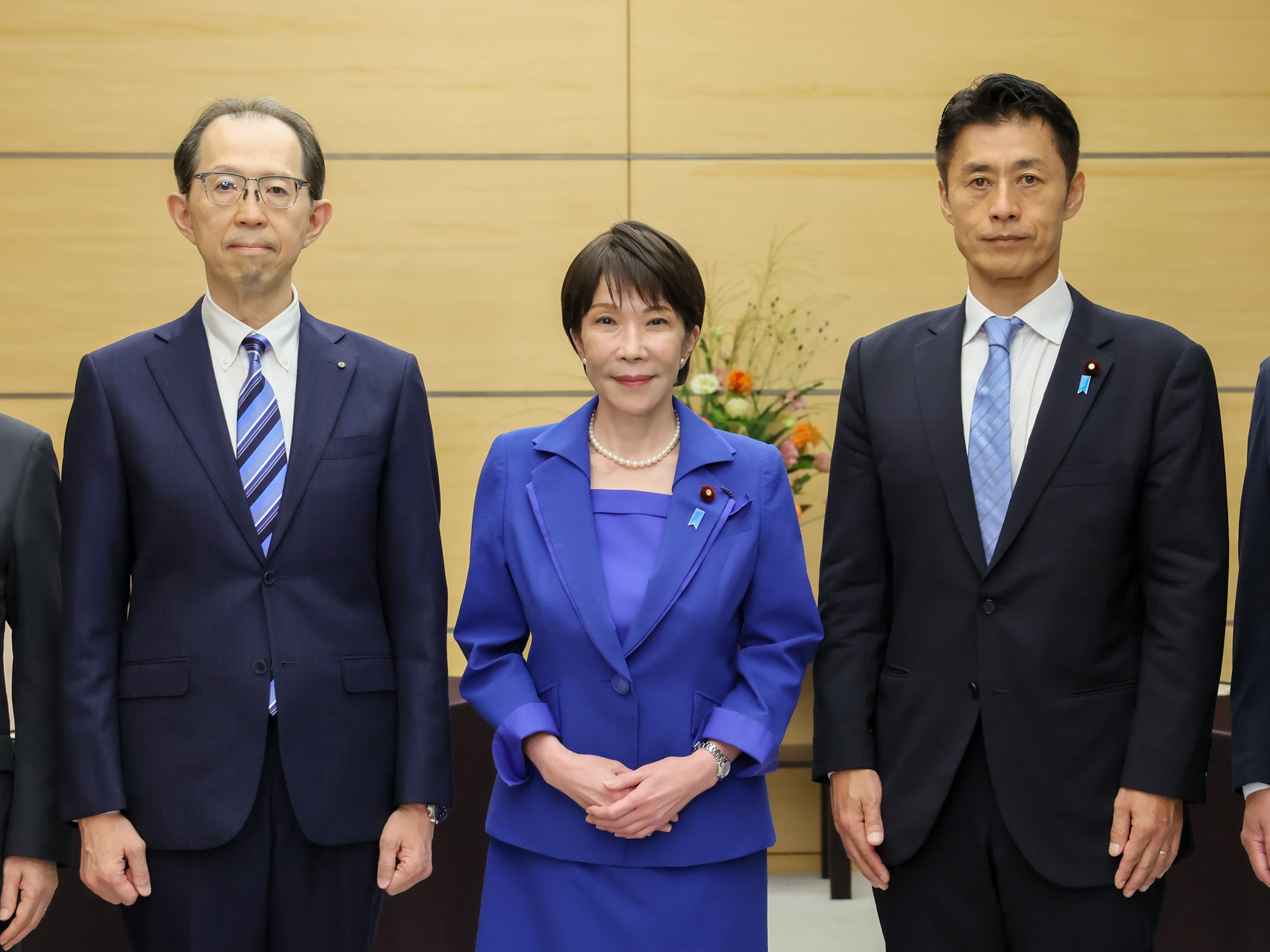 Prime Minister TAKAICHI holding a meeting (2)