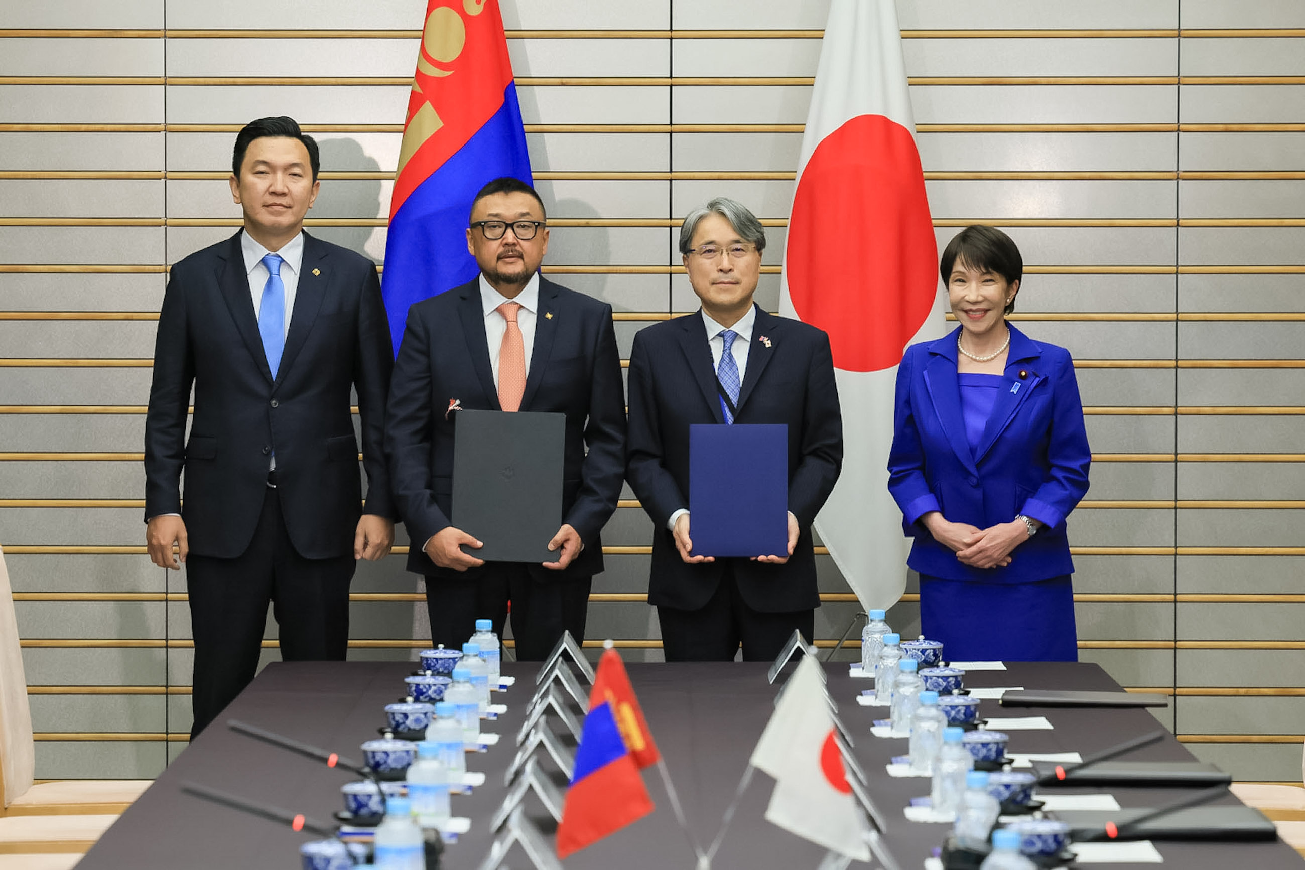 Japan-Mongolia Summit Meeting (4)