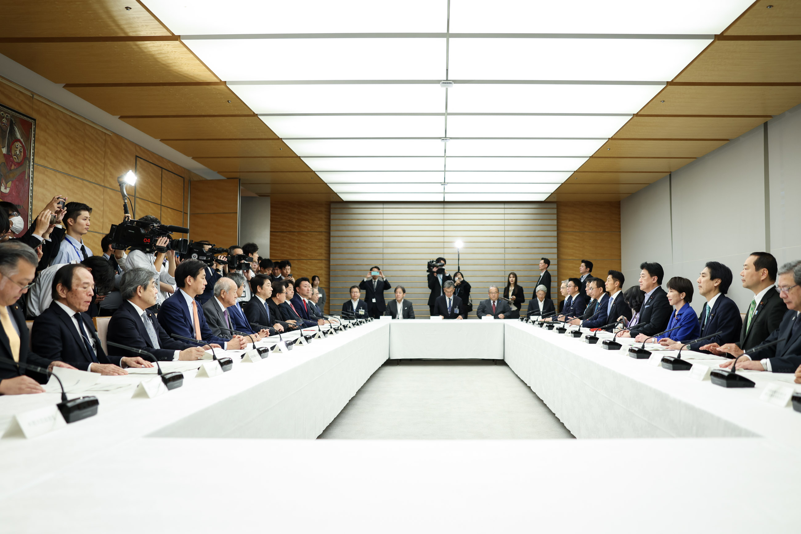 Prime Minister Takaichi attending the meeting (2)