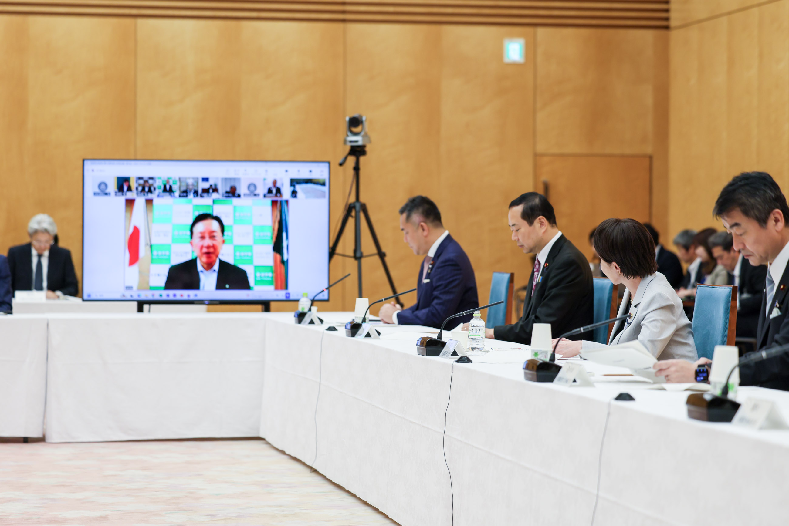 Scene from the meeting (3)