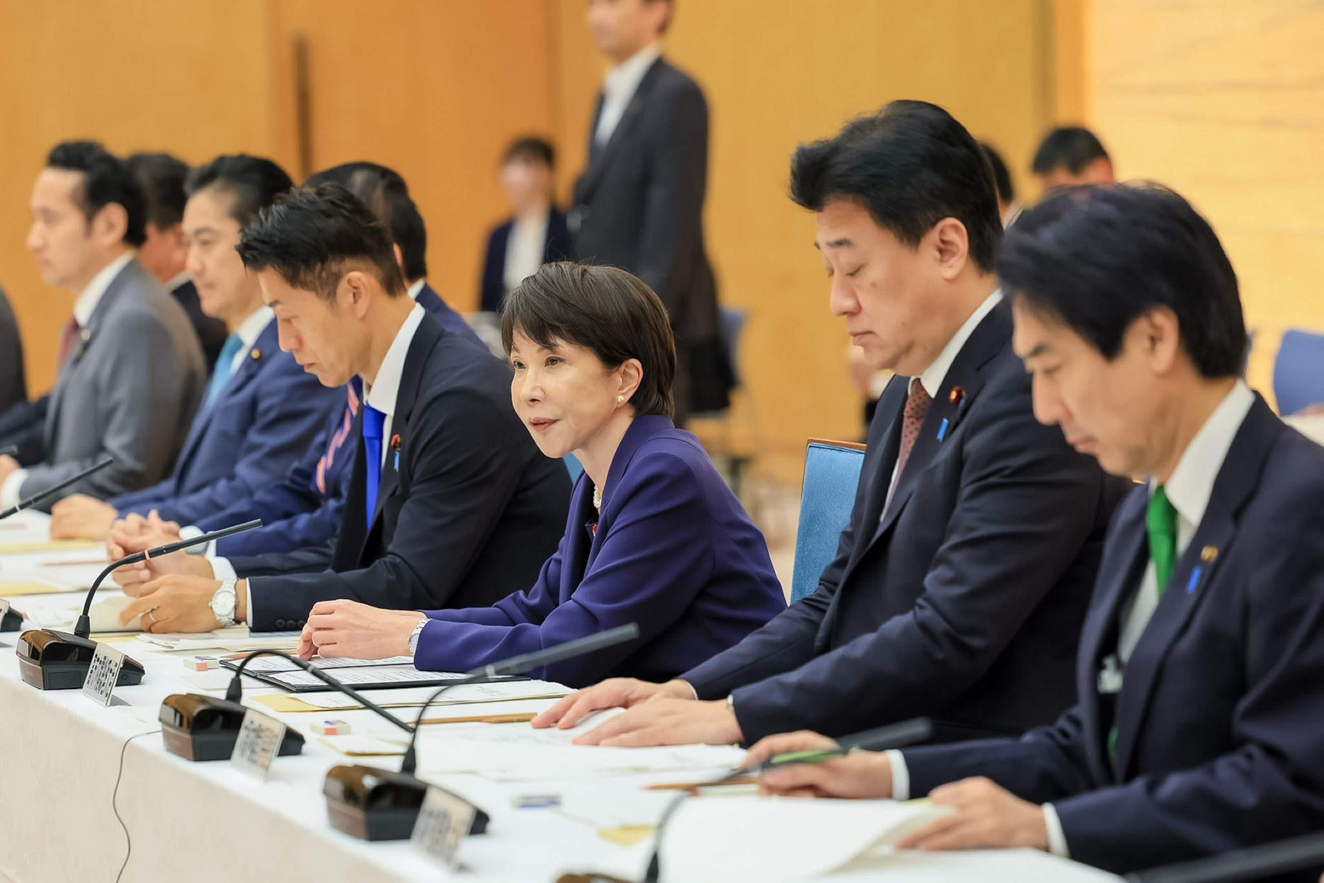 Prime Minister Takaichi wrapping up the meeting (4)