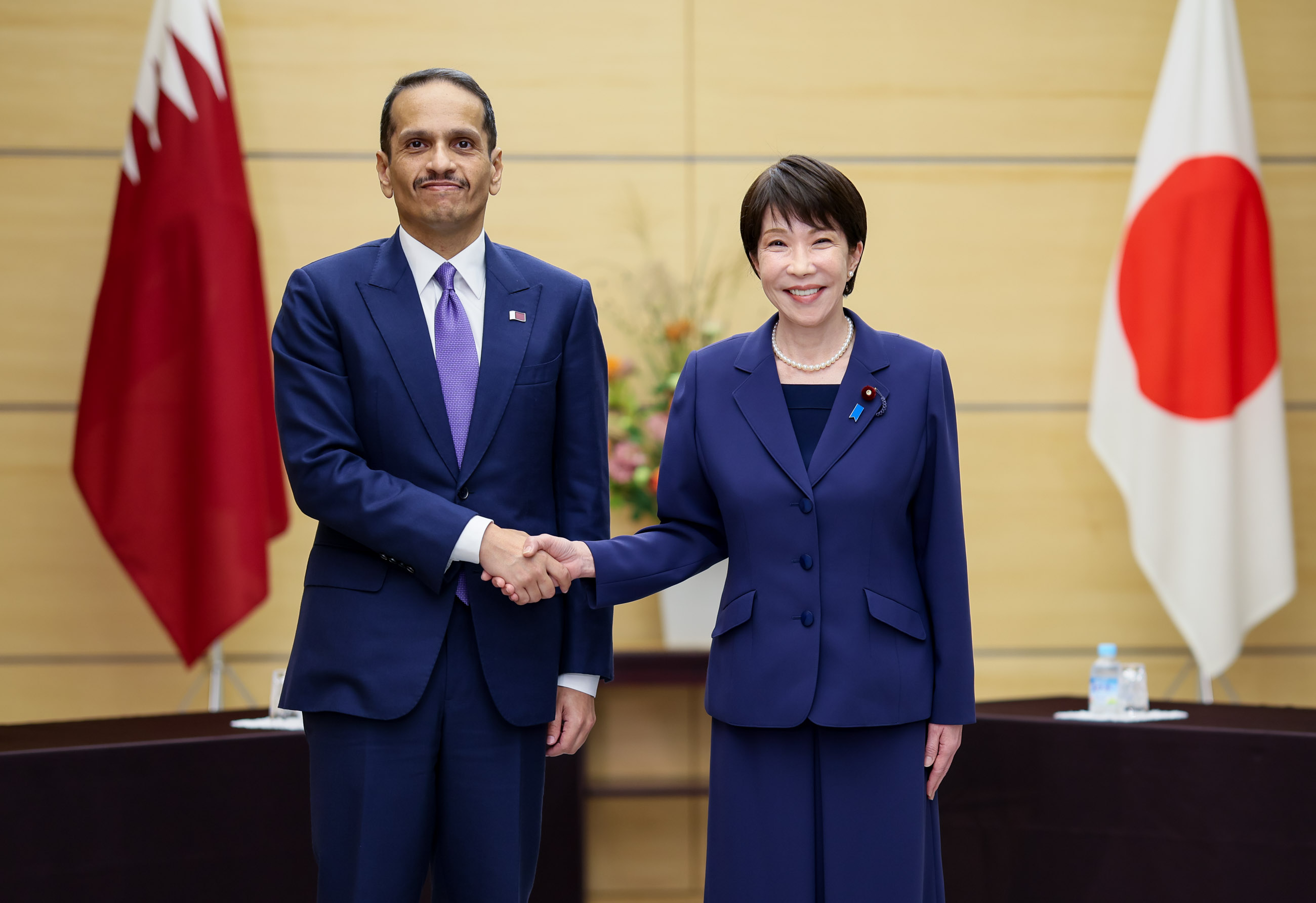 Prime Minister Takaichi holding a meeting with Prime Minister and Minister of Foreign Affairs Mohammed (1)