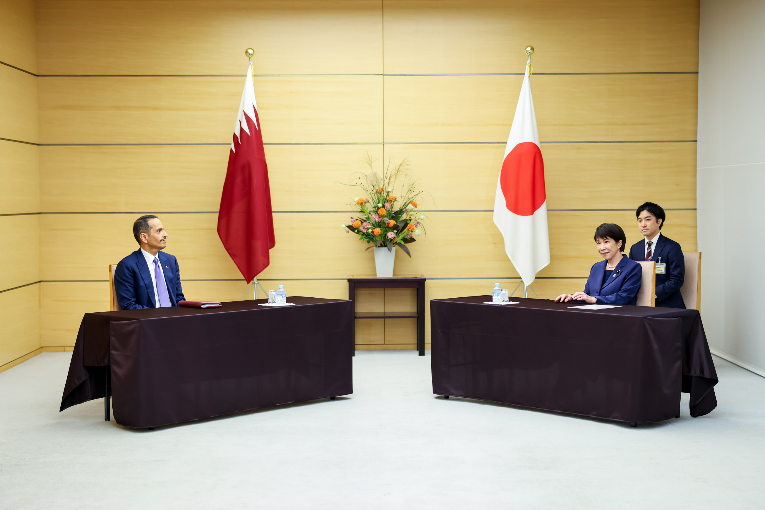 Prime Minister Takaichi holding a meeting with Prime Minister and Minister of Foreign Affairs Mohammed (3)