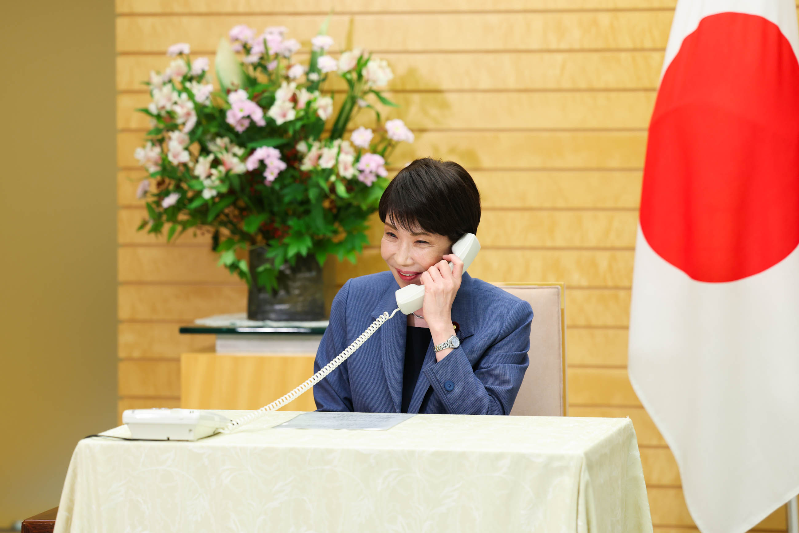 Prime Minister Takaichi making a congratulatory telephone call (2)