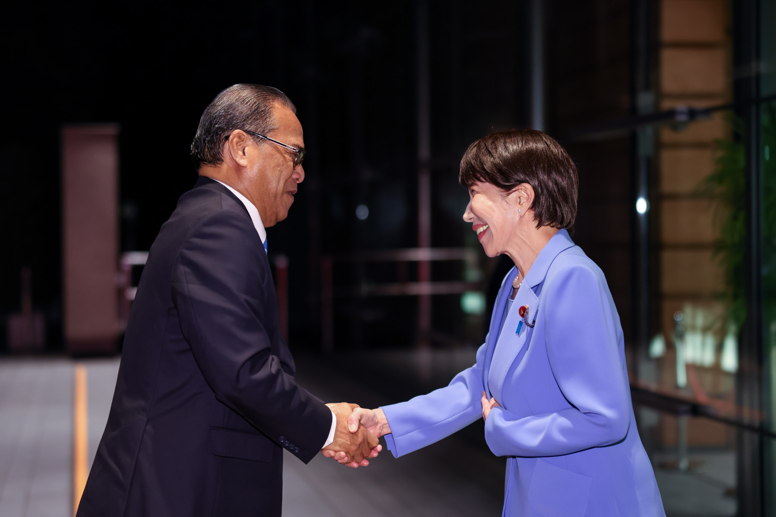 Prime Minister Takaichi welcoming President Simina