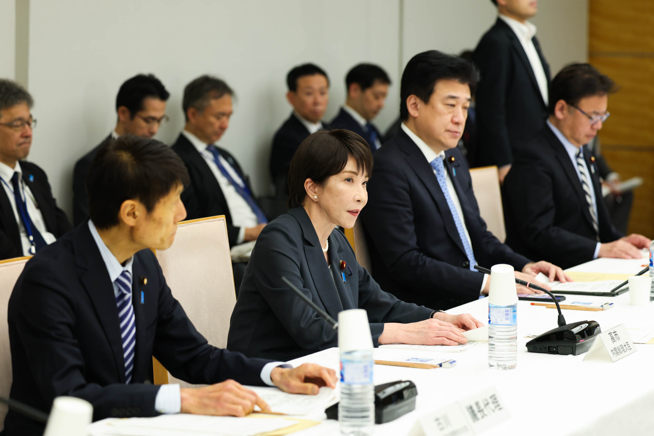 Prime Minister Takaichi wrapping up the meeting (2)