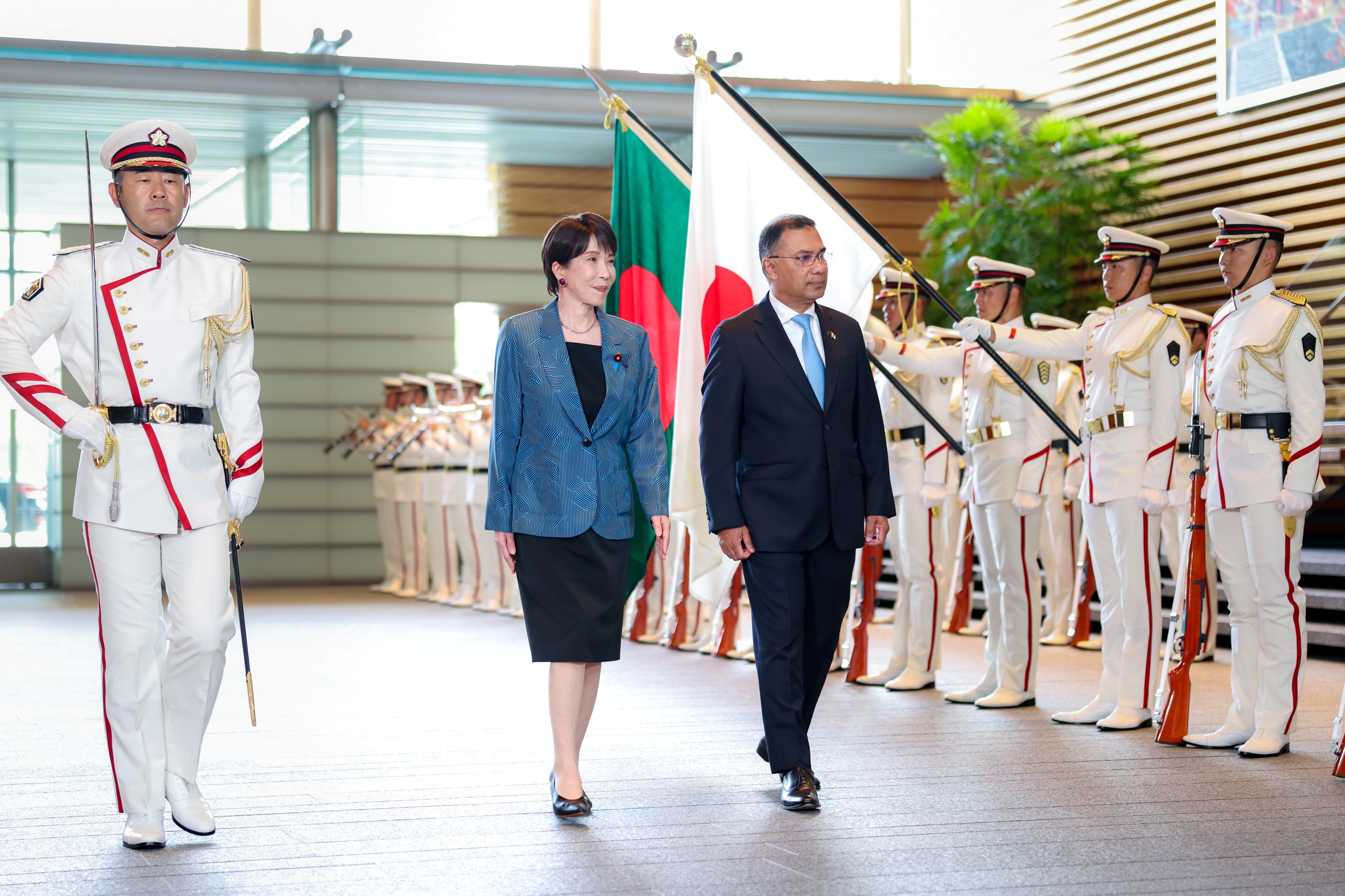 Salute and guard of honor ceremony (1)