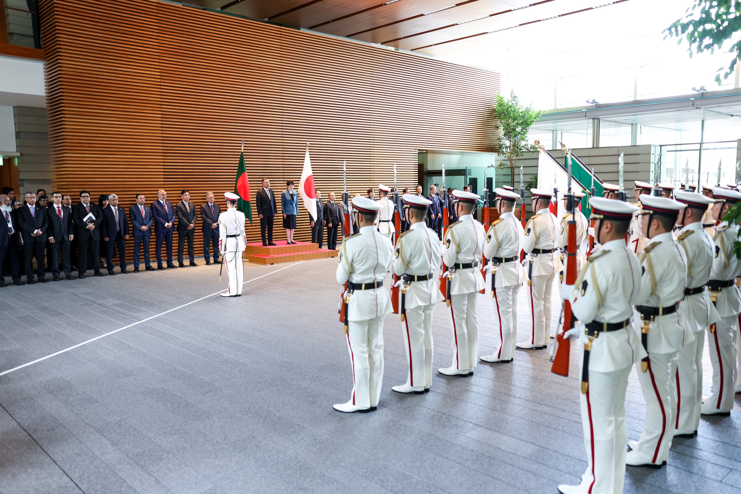 Salute and guard of honor ceremony (3)