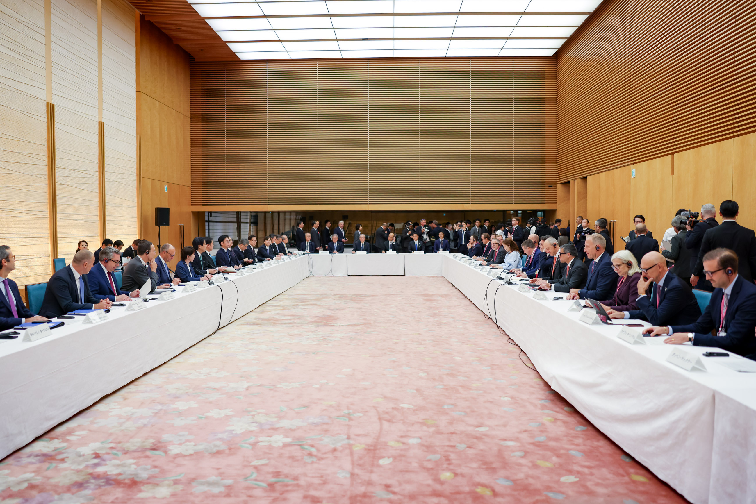 Prime Minister Takaichi receiving a courtesy call (2)