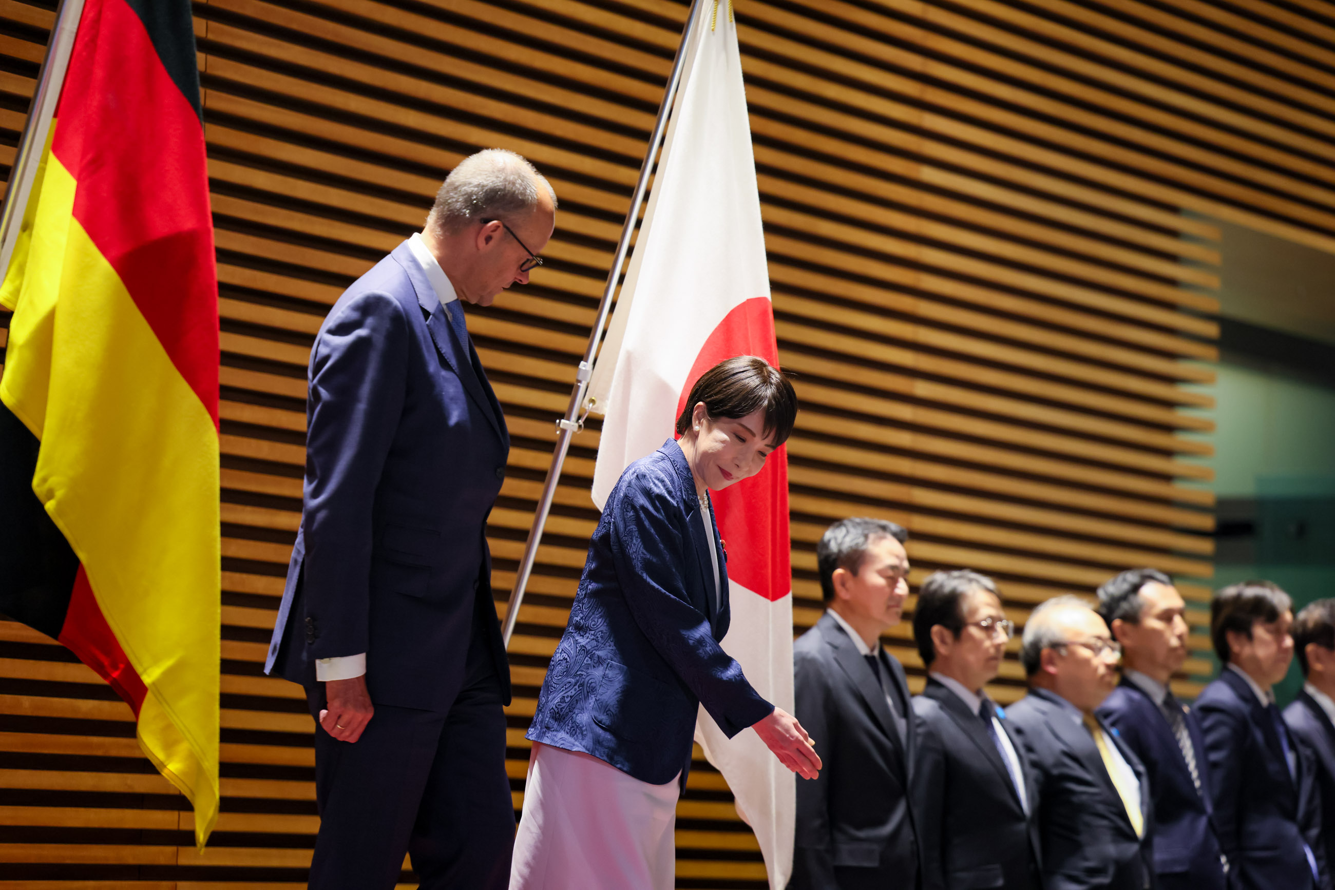 Salute and guard of honor ceremony (3)