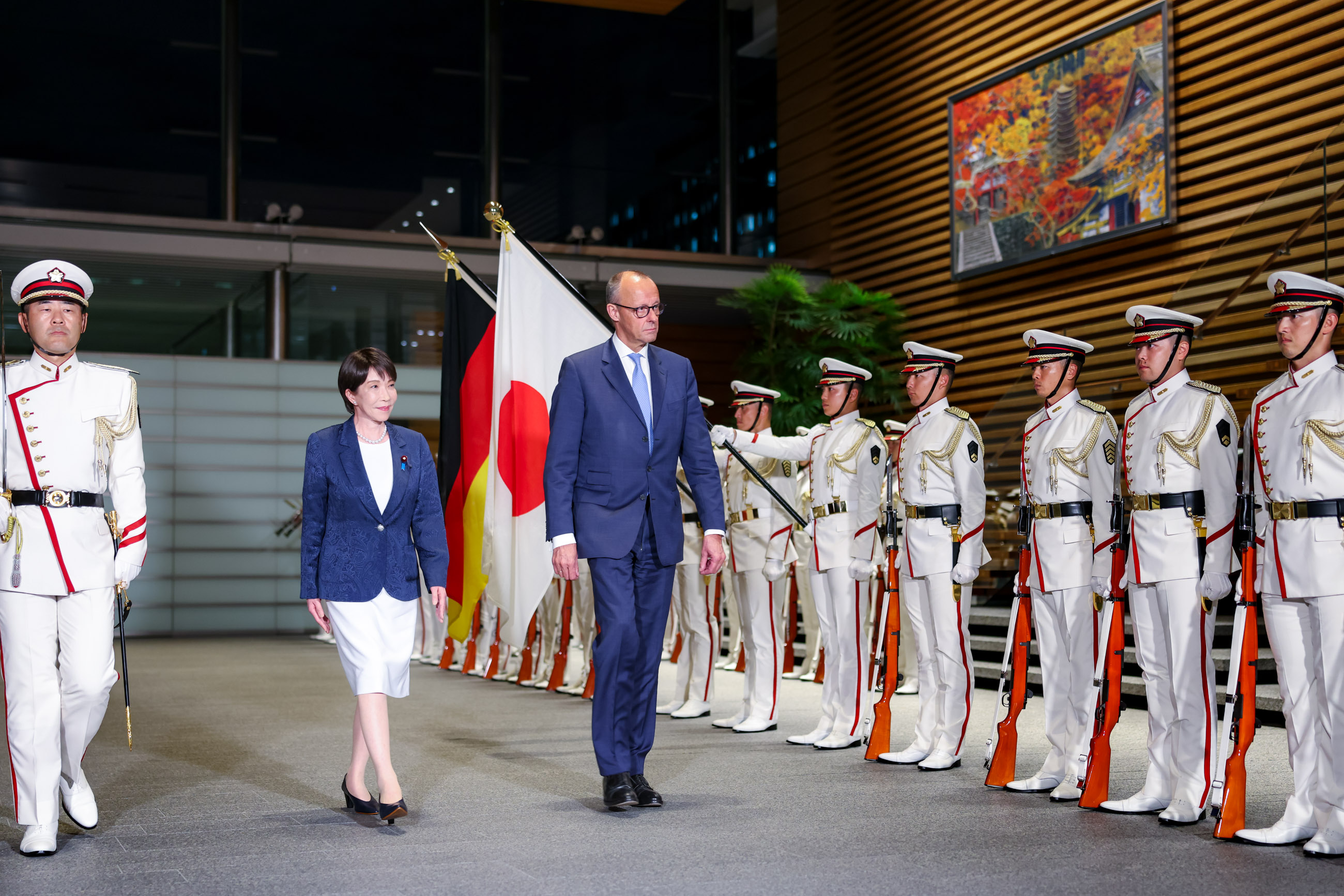 Salute and guard of honor ceremony (4)