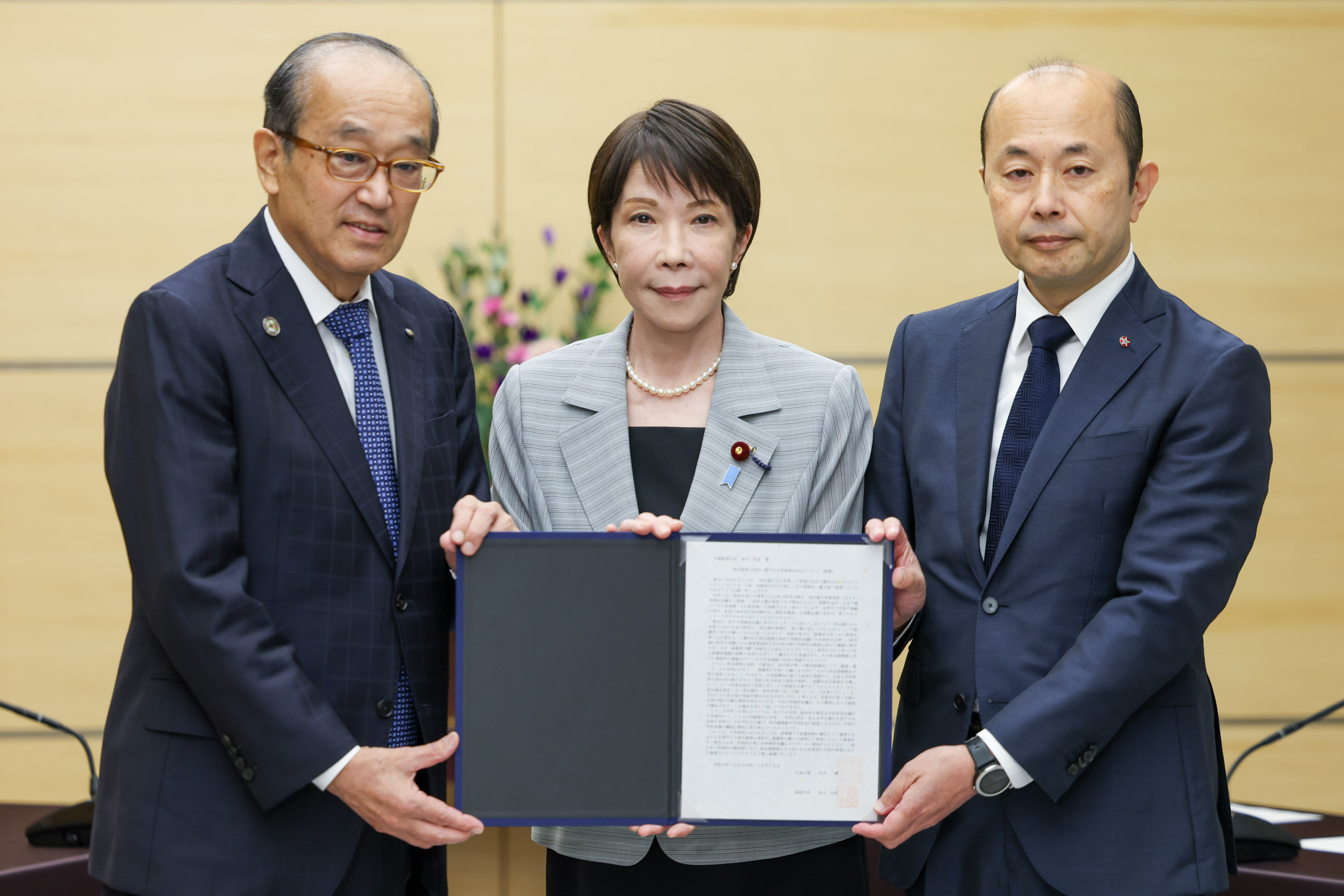 Prime Minister Takaichi receiving a courtesy call (1)