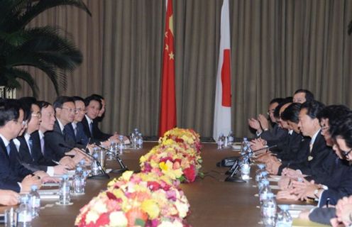 Photograph of the Prime Minister attending the Japan-China Summit Meeting