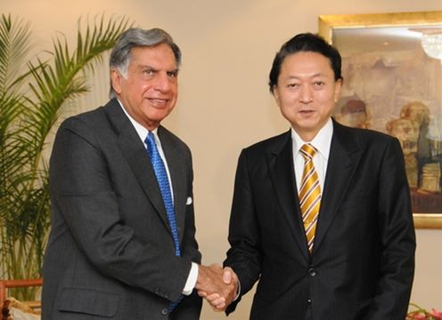 Photograph of Prime Minister Hatoyama shaking hands with Chairman Ratan N Tata of Tata Sons
