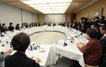 Photograph of a meeting of the New Public Commons Roundtable (1)