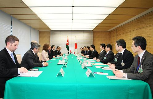 Photograph of the Japan-Jordan Summit Meeting 2