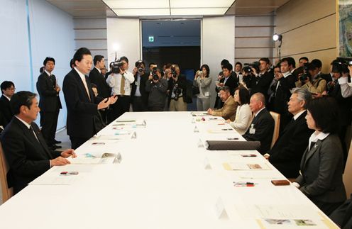 Photograph of the Prime Minister delivering an address at the meeting 1