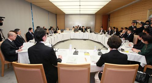 Photograph of the meeting of the New Public Commons Roundtable 2