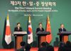 Photograph of the Prime Minister attending a joint Japan-China-ROK leaders' press conference 1