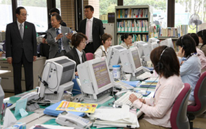 Prime Minister Observes Chiba Prefecture Consumer Center