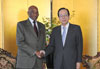 Photograph of PM Fukuda and President of the Republic of Senegal Abdoulaye Wade