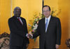Photograph of PM Fukuda and President of the Republic of Mozambique Armando Emilio Guebuza