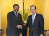 Photograph of PM Fukuda and Chairperson of the African Union (AU) Commission Jean Ping