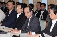 Photograph of the joint meeting of the Government and Ruling Parties Council on a Comprehensive Measure for Pursuing Life Security and the Ministerial Meeting on Economic Measures
