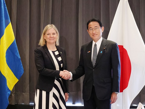 Prime Minister Kishida who has a talk
with Prime Minister Andersson