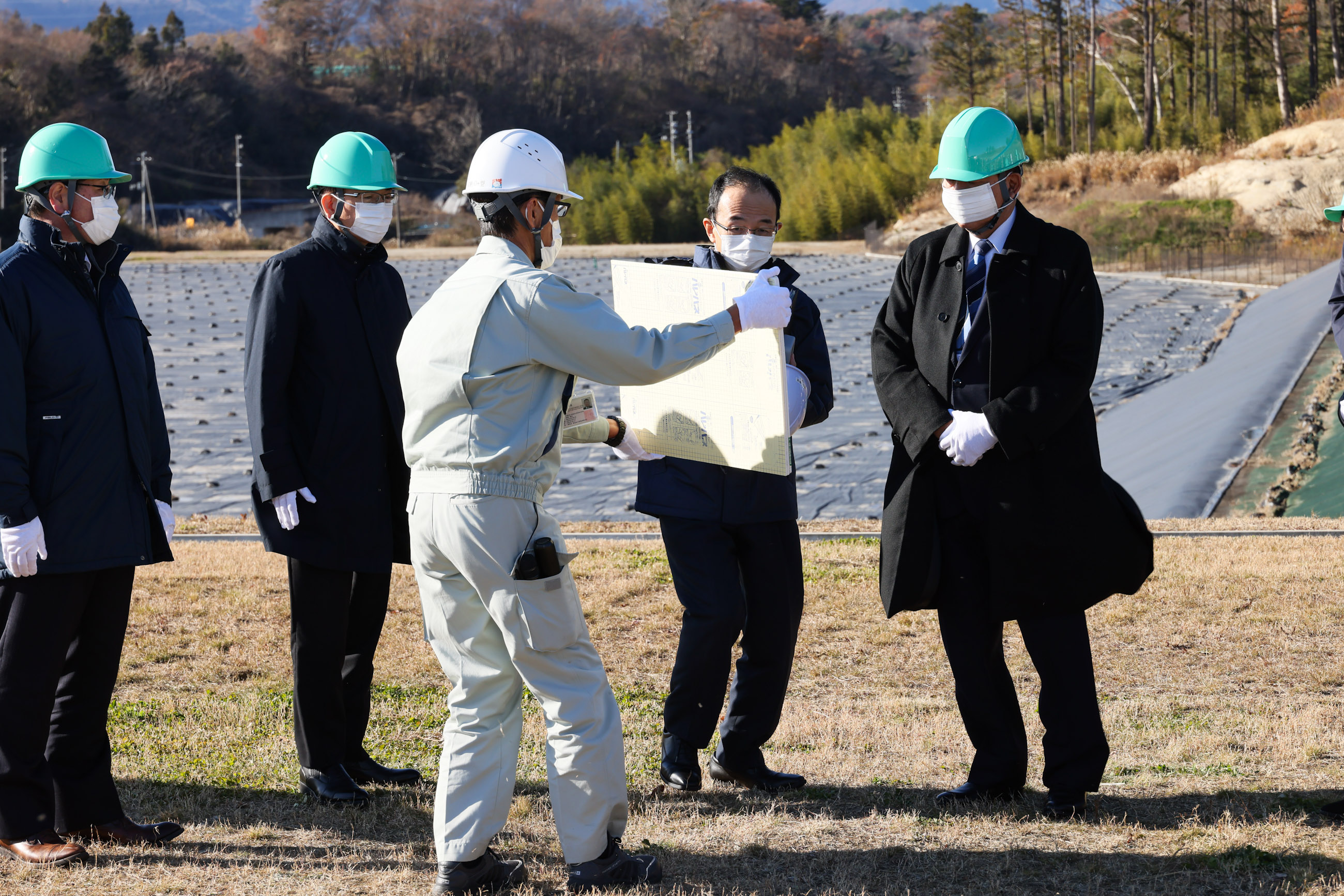 Prime Minister Ishiba visiting the Interim Storage Facility (1)