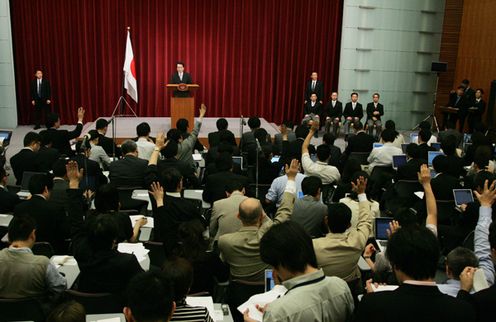Photograph of the Prime Minister's press conference 3