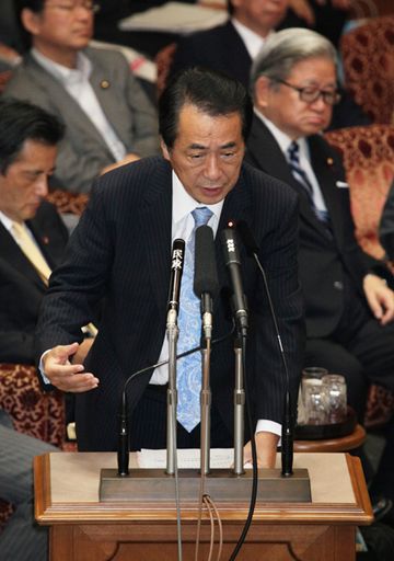 Photograph of the Prime Minister answering questions at a meeting of the Budget Committee of the House of Councillors 2