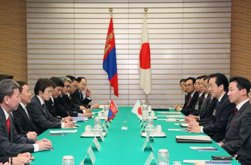 Photograph of the Japan-Mongolia Summit Meeting 2