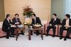 Photograph of the Prime Minister enjoying conversation with Professor Kawaguchi of JAXA 2