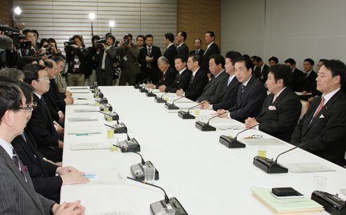 Photograph of the Prime Minister delivering an address at the Ministerial Meeting for the Free Trade Area of the Asia-Pacific (FTAAP) and Economic Partnership Agreements (EPAs) 2