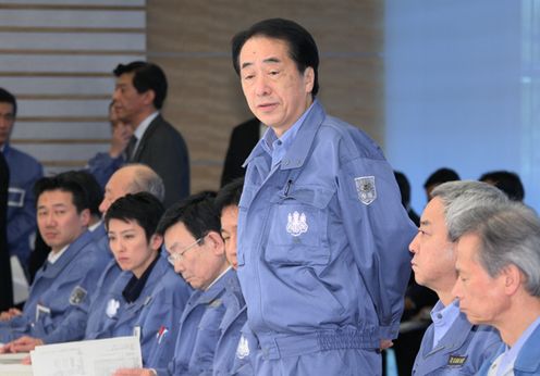 Photograph of the Prime Minister speaking at the Headquarters for Emergency Disaster Response 1