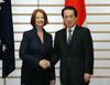 Photograph of Prime Minister Kan shaking hands with Prime Minister Gillard of Australia