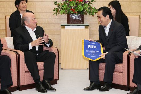 Photograph of Prime Minister Kan meeting with FIFA President Blatter
