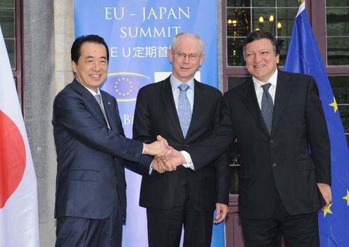 Photograph of the Prime Minister at the Japan-EU Summit Meeting